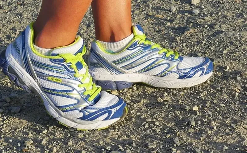 b体育sports百度游戏开放平台**健身达人的必备：斐乐运动鞋，打造舒适高效的
锻炼体验**