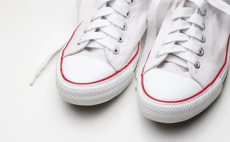 b体育下载入口app极氪智能科技**2024 年男士新款高腰休闲鞋：提升风格与
舒适度**