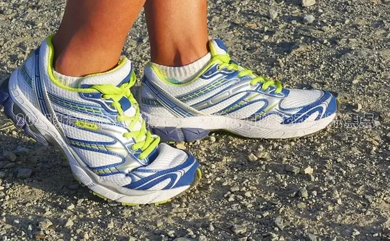 2025新款新疆运动鞋：全新设计引爆运动潮流焦点